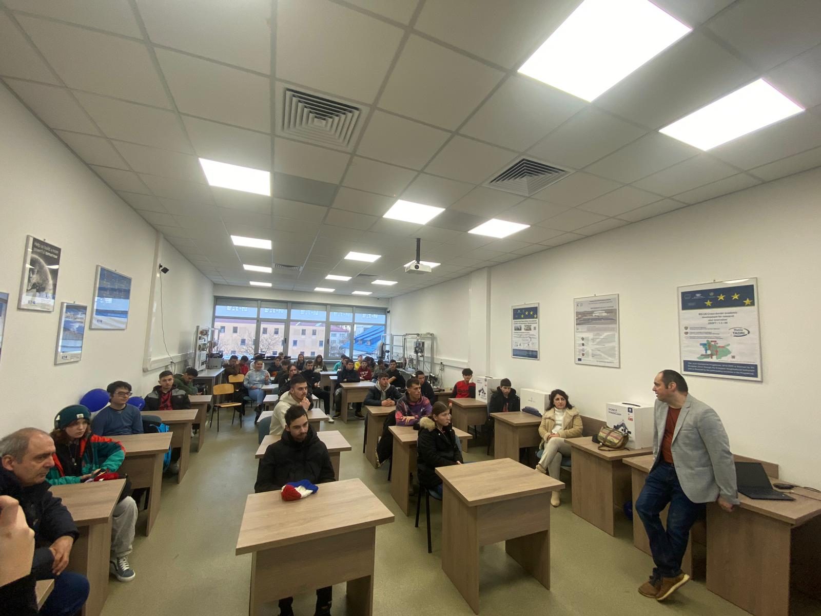 Training cu elevi de liceu